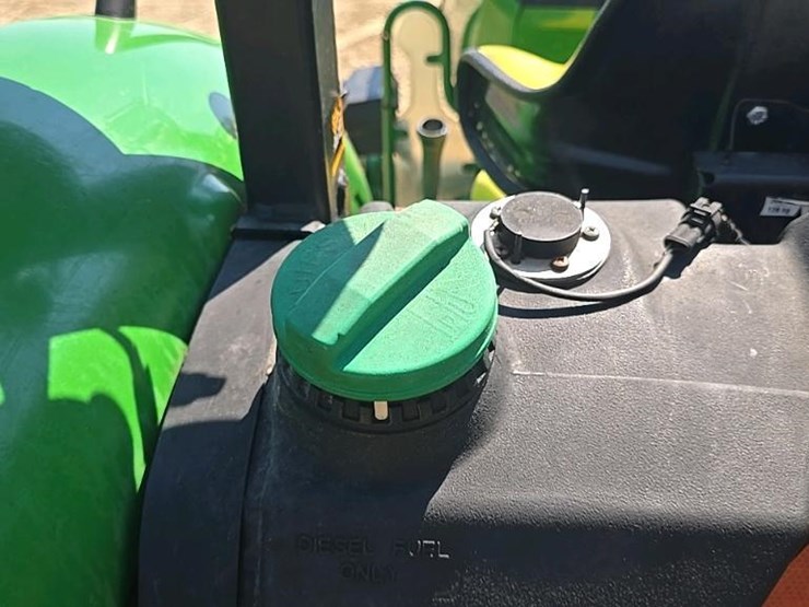 2015-john-deere-5065e-image-70