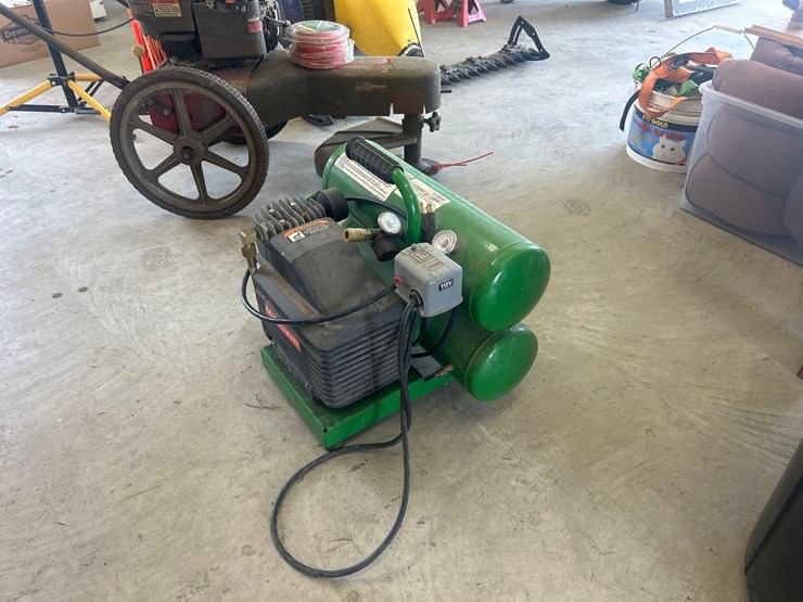 john-deere-air-compressor-image-2