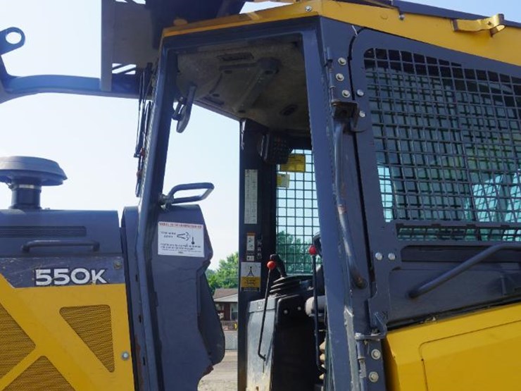 2017-deere-550k-image-44