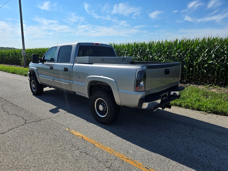 2003-chevrolet-2500-image-17