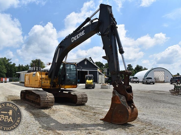 2018-deere-210g-lc-image-29