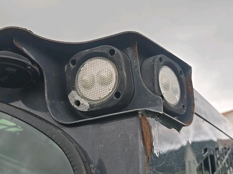 2018-deere-333g-image-39