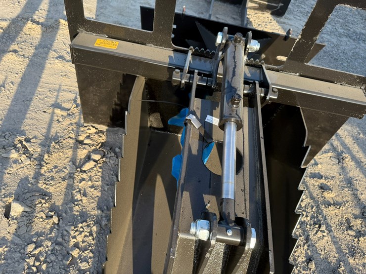 #2076-•-kc-skid-steer-spade-grapple-inv#:-25290-image-7