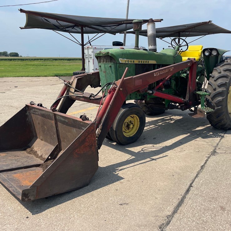 JOHN DEERE 3010
