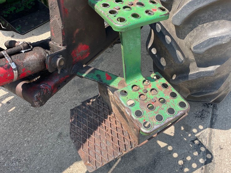 john-deere-3010-image-24