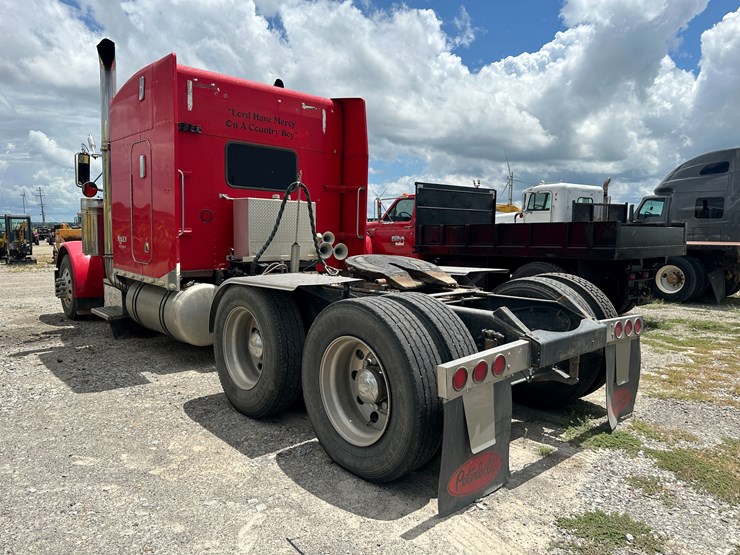 2003-peterbilt-379-image-4