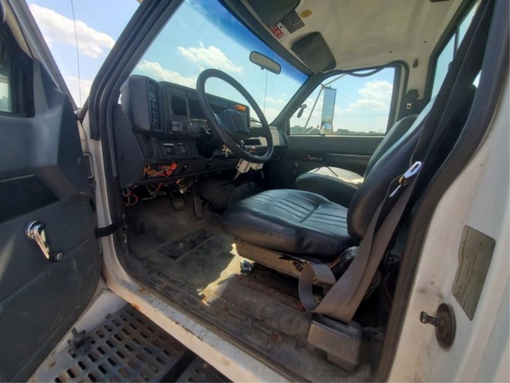 #359-•-1997-gmc-c7500-digger-derricks-truck-image-45