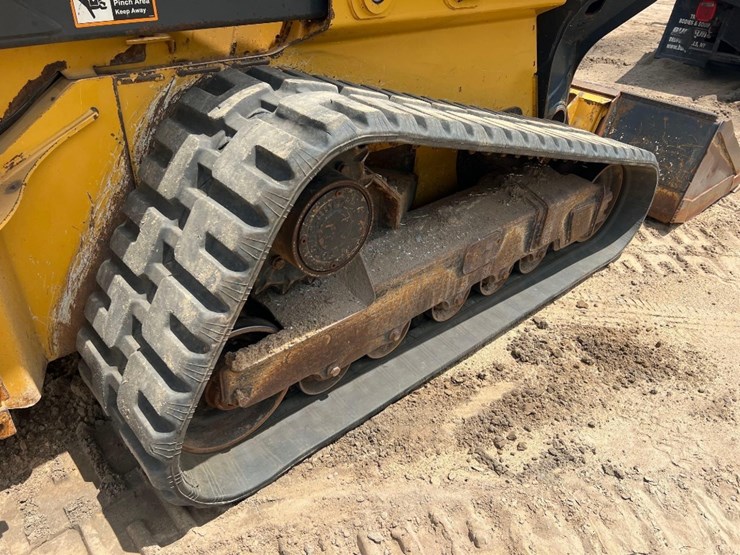 2018-deere-333g-image-17