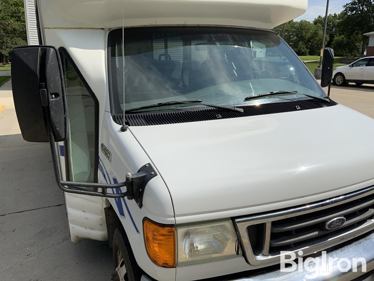 2006-ford-e450-image-10