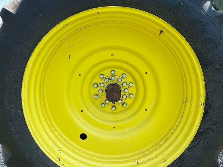 2013-john-deere-8260r-image-6