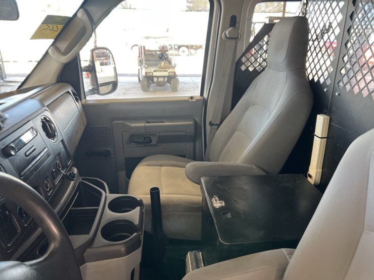 2012-ford-cargo-image-20