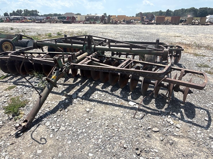 john-deere-10-image-2