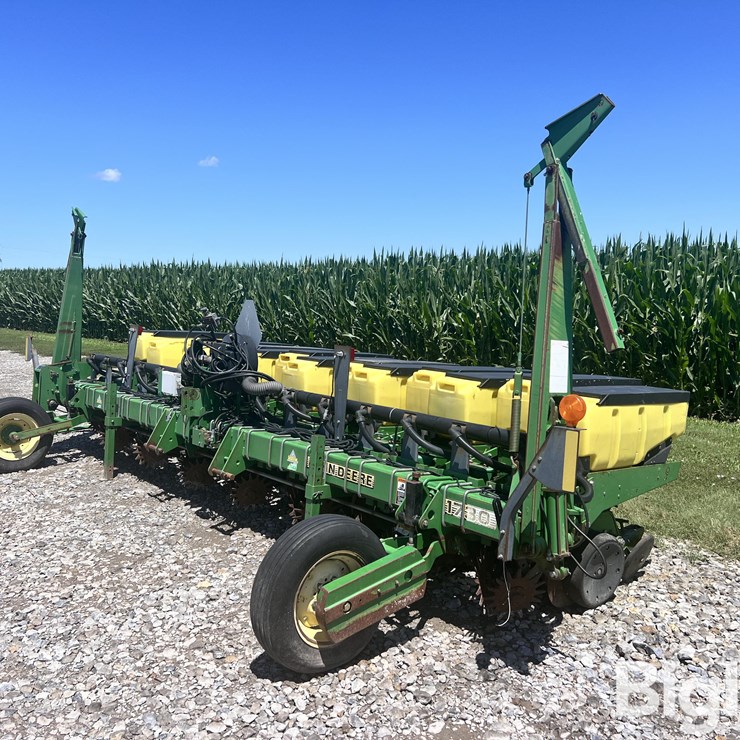 JOHN DEERE 1730