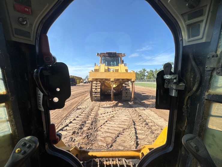 2020-caterpillar-259d3-image-24