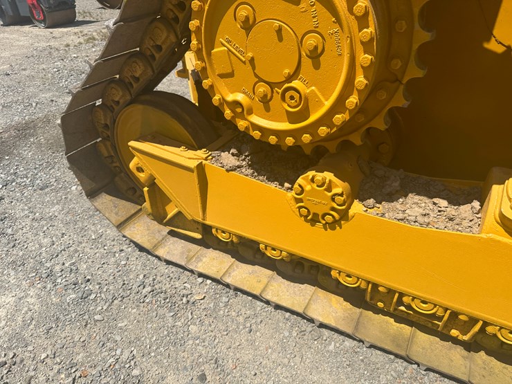 caterpillar-d4h-image-19