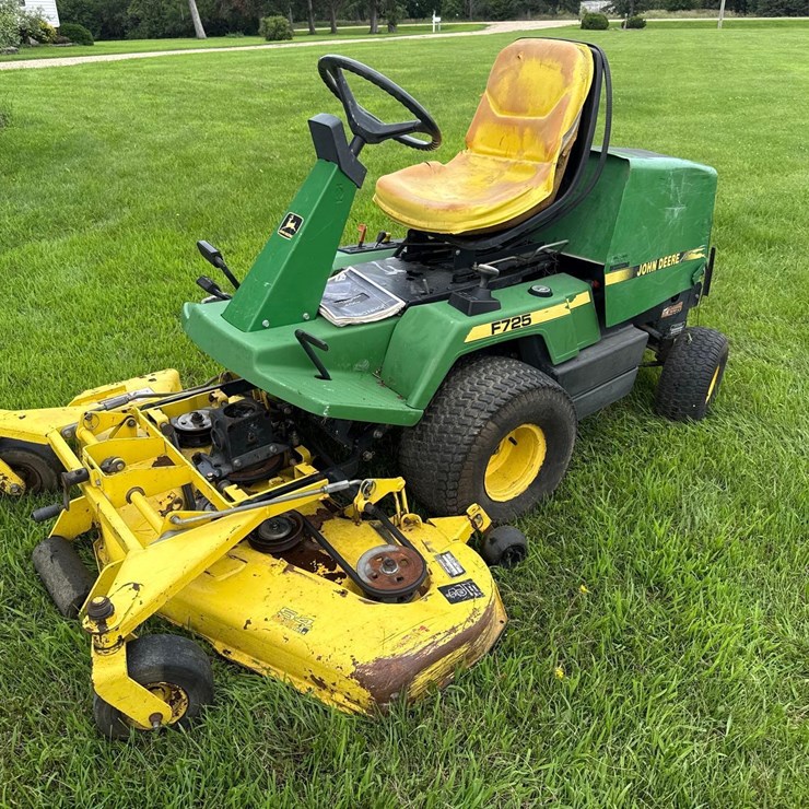 JOHN DEERE F725