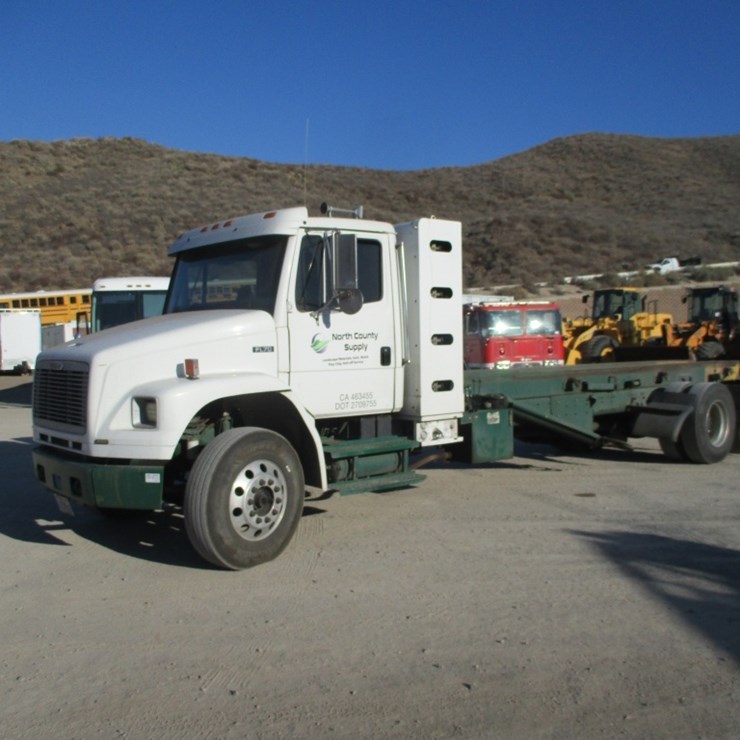2005 FREIGHTLINER FL70