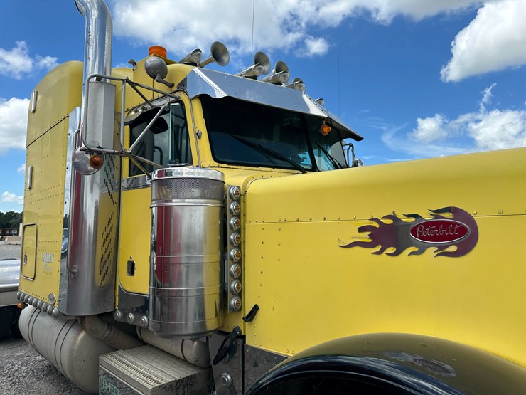 1998-peterbilt-379-image-44