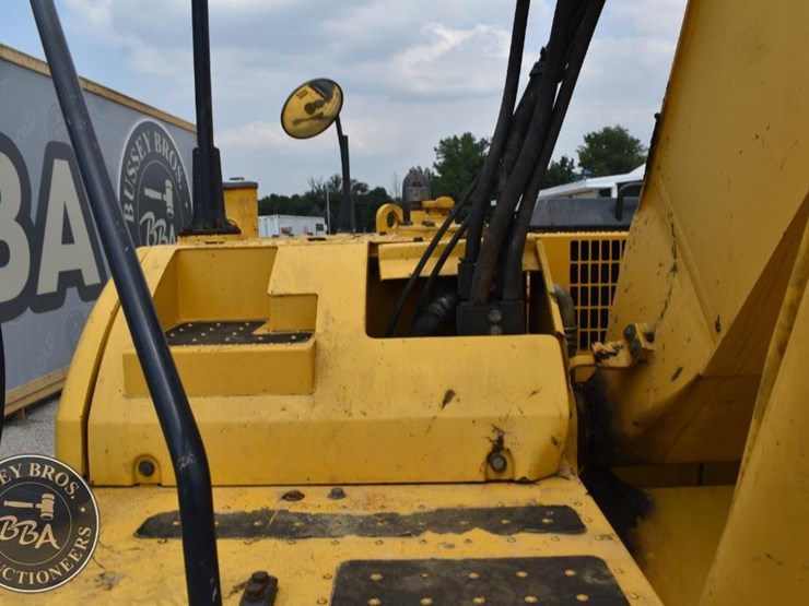 2012-komatsu-pc228us-lc-8-image-54