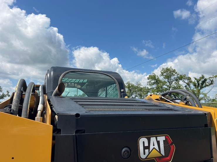 2021-caterpillar-279d3-image-13