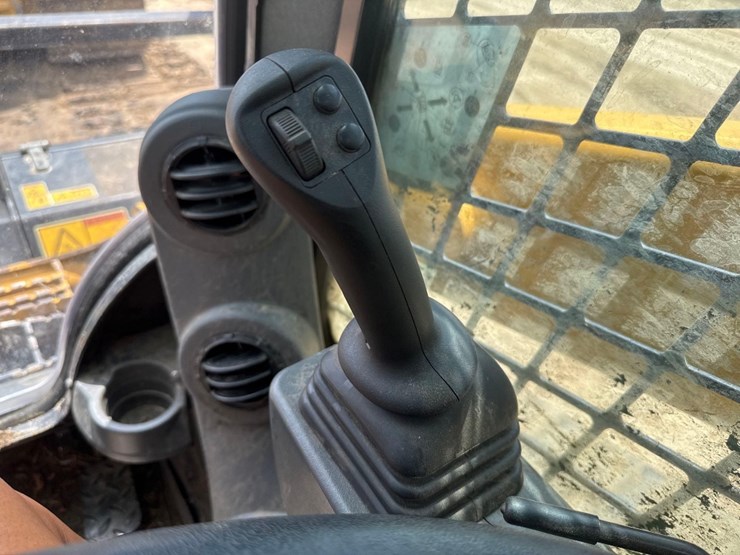 2021-caterpillar-299d3-xe-image-35