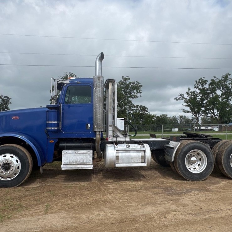 2011 PETERBILT 367