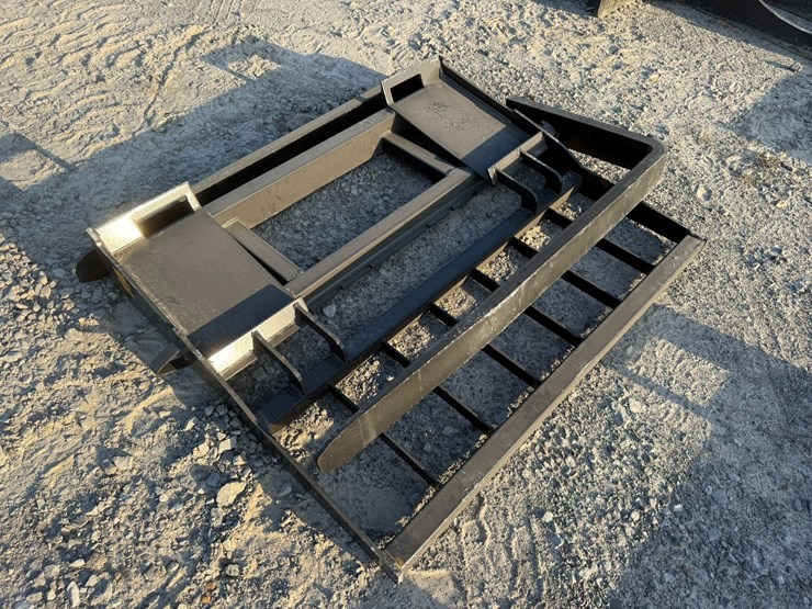 #2069-•-unused-58"-skid-steer-forks-inv#:-25096-image-4