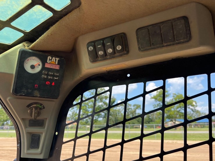 caterpillar-259d-image-29