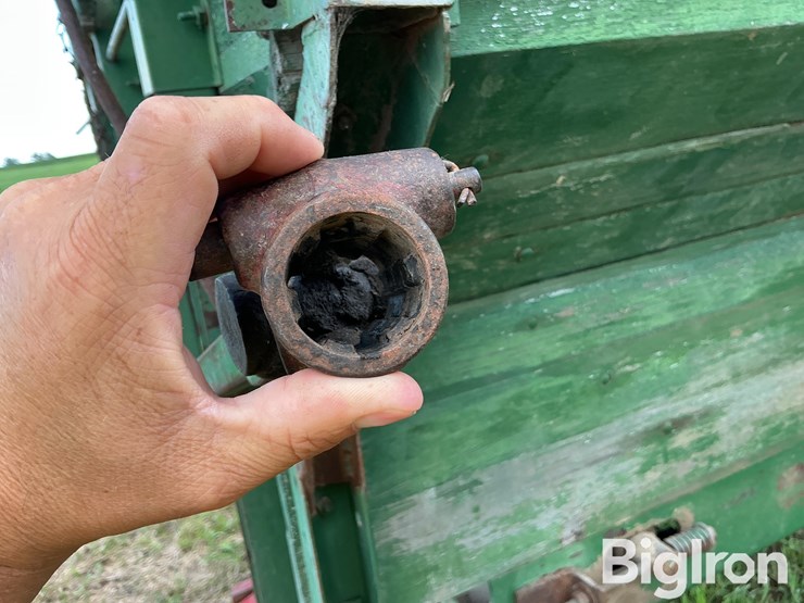 farmhand-forage-wagon-image-11