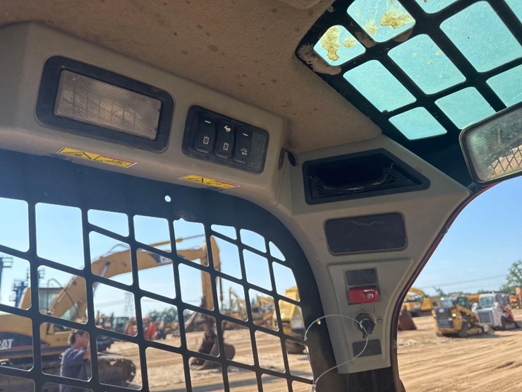 2021-caterpillar-259d3-image-28