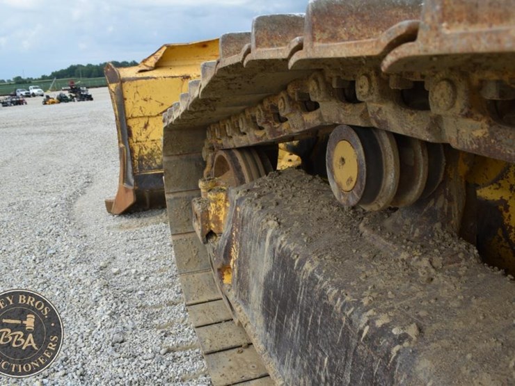 2015-komatsu-d61exi-23-image-23