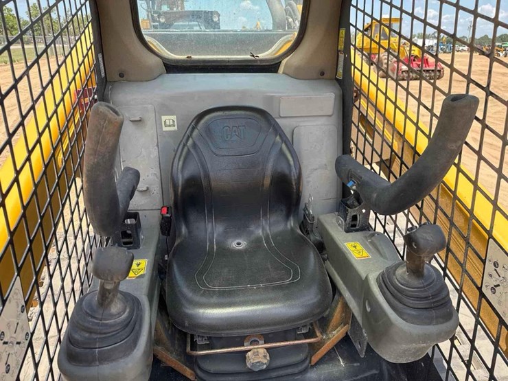 2019-caterpillar-299d2-image-26