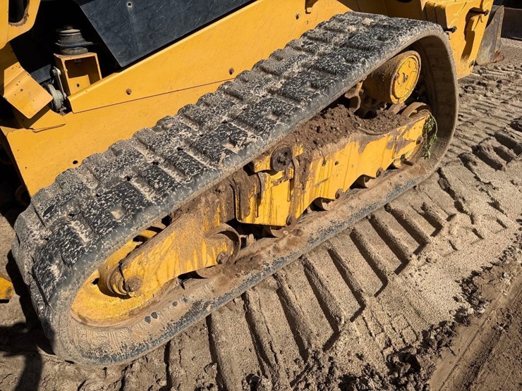2020-caterpillar-259d3-image-8