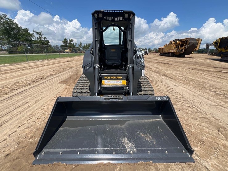 new-holland-c332-image-7