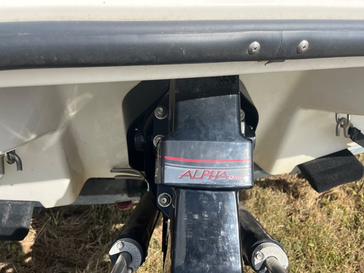 #400-•-bayliner-175-inboard/-outboard-boat-image-4