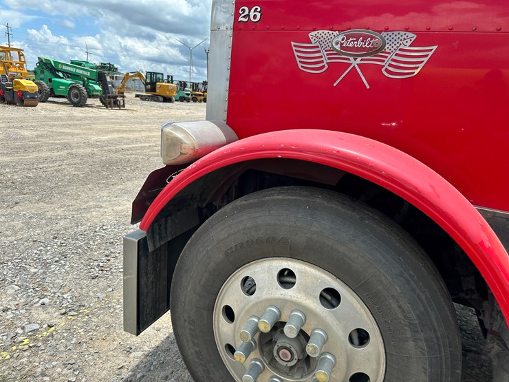 2003-peterbilt-379-image-35