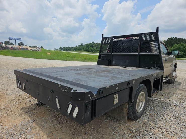 2005-chevrolet-silverado-3500-image-9