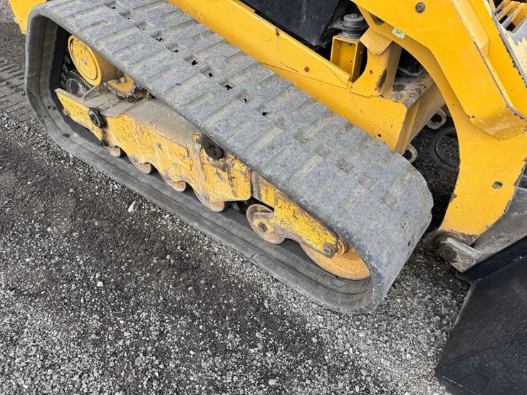 2015-caterpillar-279d-image-23