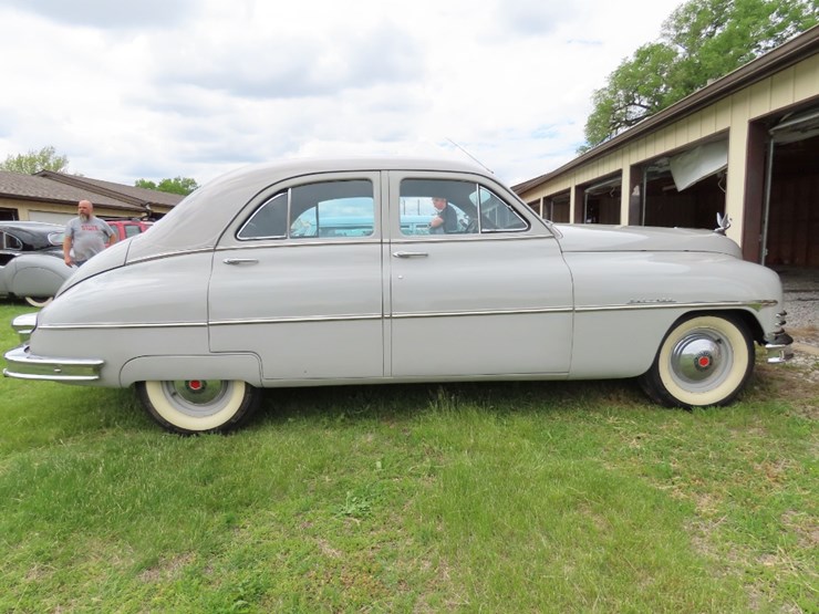 1950-packard-4dr-sedan-image-5