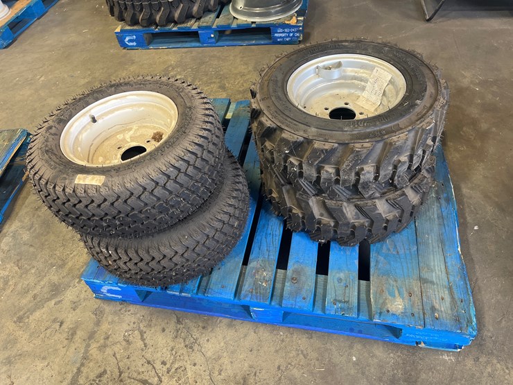 #89-•-2-sets-of-assorted-front-tires-image-1