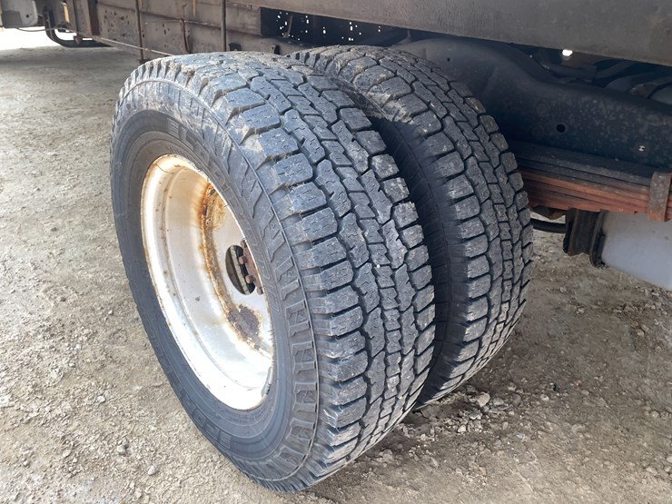 2018-ford-e450-image-23