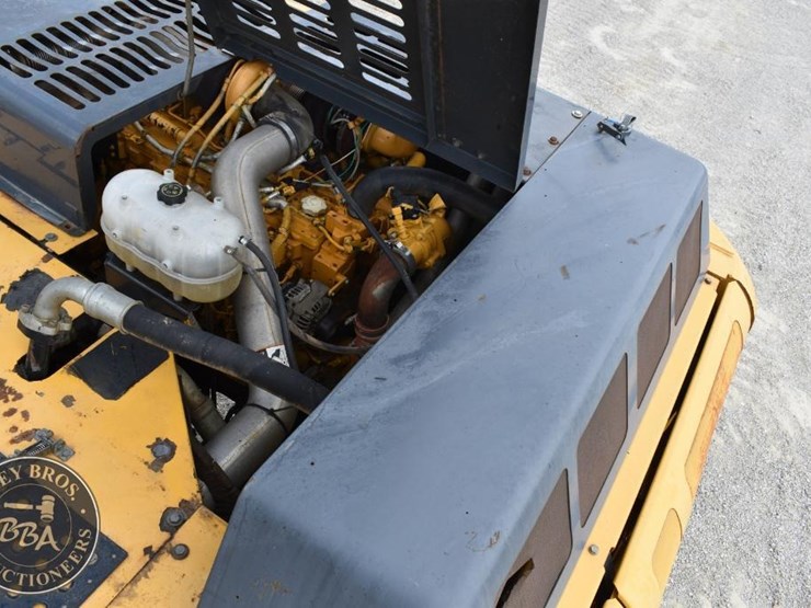 2013-deere-350g-lc-image-42