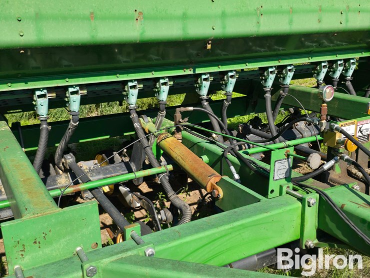 john-deere-750-image-11