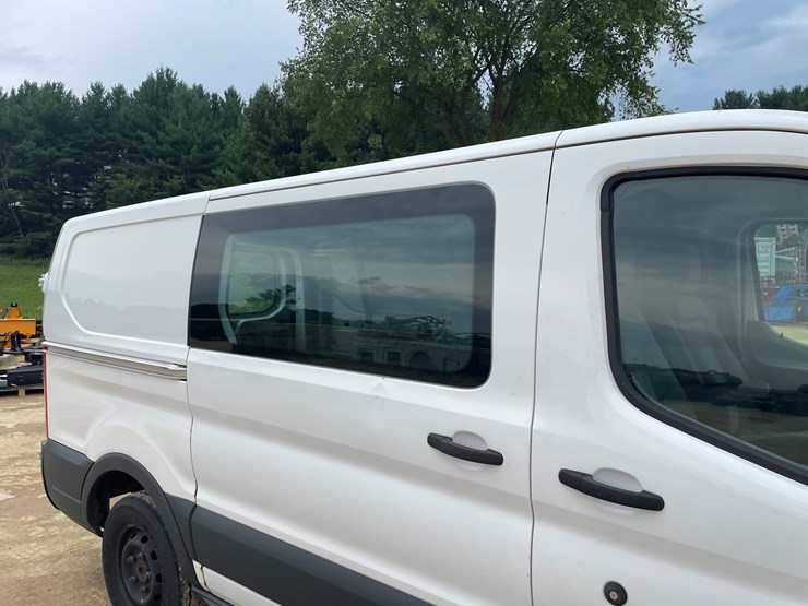 2015-ford-transit-image-23
