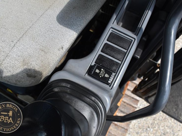 2018-deere-210g-lc-image-65
