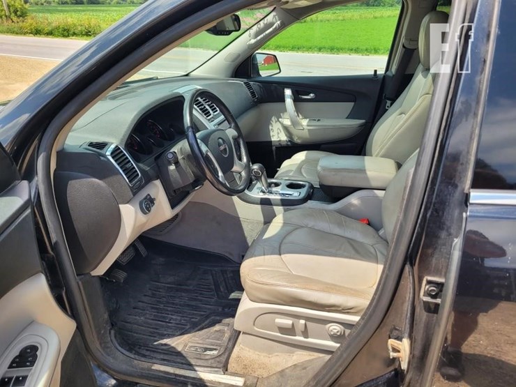 2008-gmc-acadia-image-12