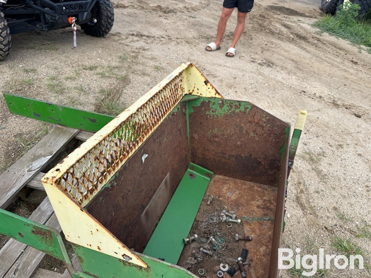 john-deere-large-frame-tractor-rock-box-image-16