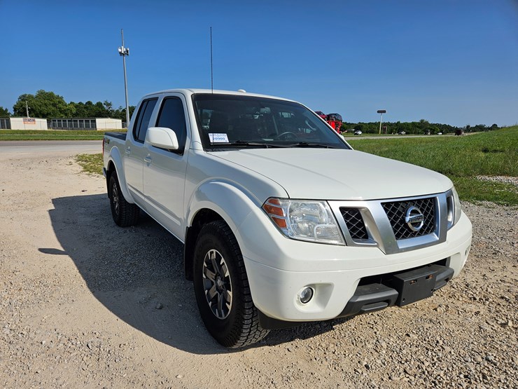 2016-nissan-frontier-image-24