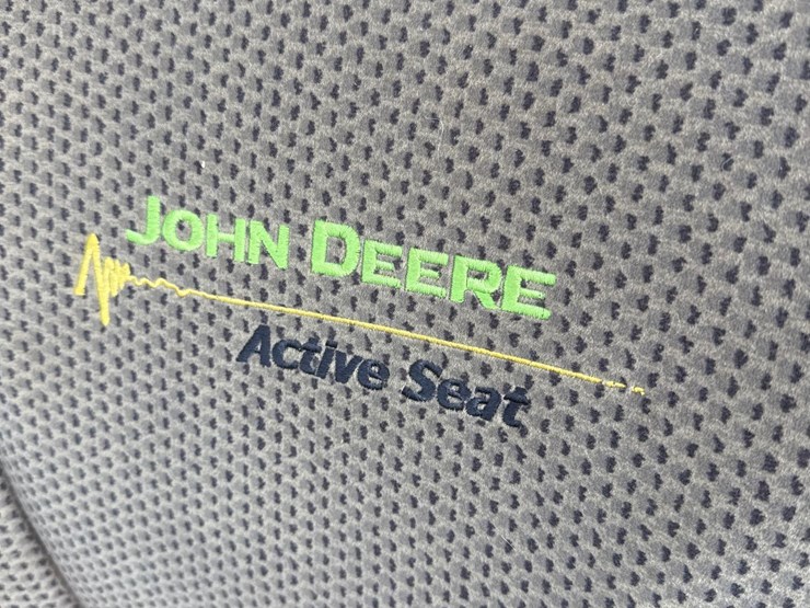 2013-john-deere-8260r-image-69