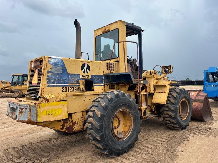1995-komatsu-wa320-1-image-4